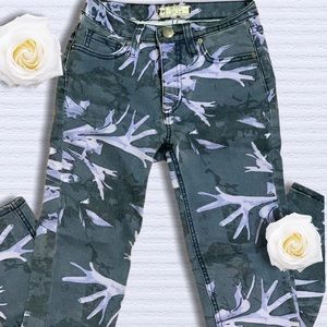 Free People - Size 24, Excellent Condition Pants